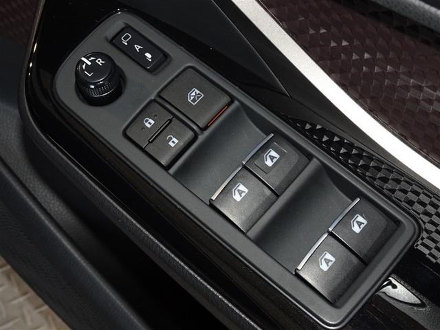 �d���i�[���h�A�~���[�E�p���[�E�C���h�E�𑕔����Ă��܂��B