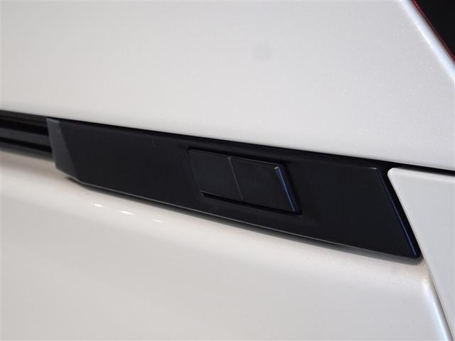 �p���[�o�b�N�h�A�𑕔����Ă��܂��B�J�X�C�b�`�̓g���^�Ƃ��ď��߂Ďԗ����ʗ����ɔz�u�A�ジ���肷�邱�ƂȂ��J�ł��܂��B