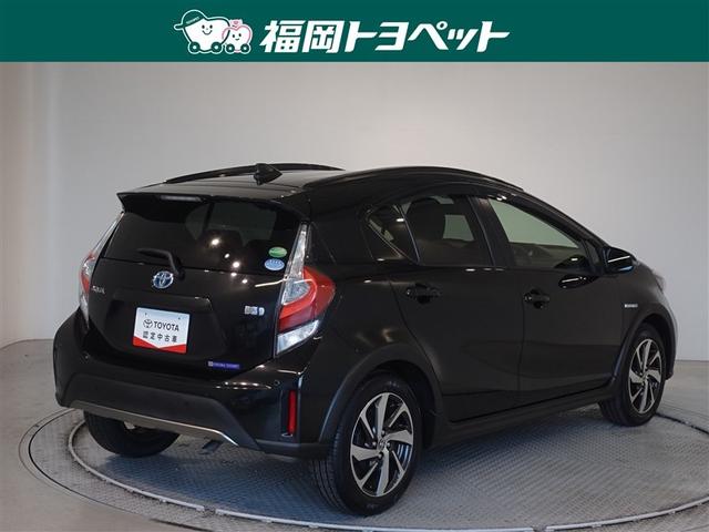 アクア クロスオーバー　衝突被害軽減システム　メモリーナビ　フルセグ　バックカメラ　ＥＴＣ　ＬＥＤヘッドランプ　スマートキー（3枚目）