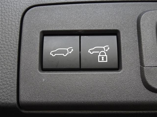 �p���[�o�b�N�h�A�𑕔����Ă��܂��B�o�b�N�h�A���^�]�Ȃ�����J�ł��܂��A�֗��ł���B