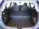 セカンドシートを倒した状態です。セカンドシートは独立可倒、荷物に合わせてラゲッジスペースをアレンジできます。