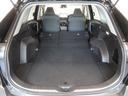 セカンドシートを倒した状態です。セカンドシートは独立可倒、荷物に合わせてラゲッジスペースをアレンジできます。
