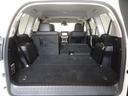 サードシートを倒した状態です。サードシートは独立可倒、荷物に合わせてラゲッジスペースをアレンジすることができます。