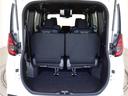 7人乗車時でも十分なスペースのトランクルームです。