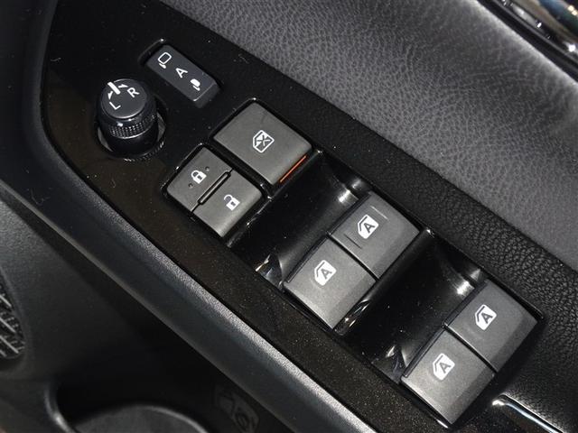 プリウス Ａ　衝突被害軽減システム　メモリーナビ　フルセグ　バックカメラ　ドラレコ　ＬＥＤヘッドランプ　スマートキー（17枚目）