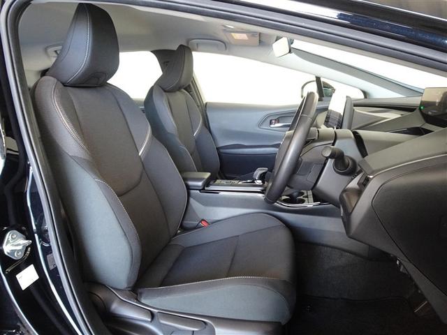 プリウス Ｇ　衝突被害軽減システム　フルセグ　バックカメラ　ＥＴＣ　ＬＥＤヘッドランプ　スマートキー（4枚目）