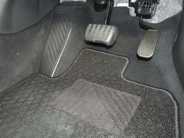 Ｃ－ＨＲ Ｇ　モード　ネロ　セーフティプラス　衝突被害軽減システム　メモリーナビ　フルセグ　バックカメラ　ＥＴＣ　ＬＥＤヘッドランプ　スマートキー（11枚目）