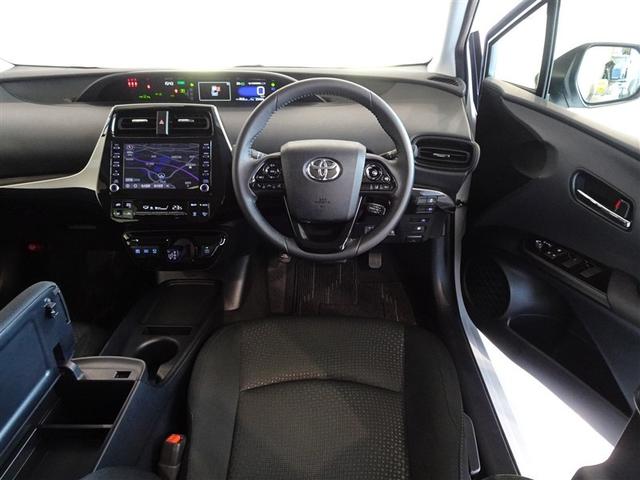 プリウス ＳセーフティプラスＩＩ　衝突被害軽減システム　メモリーナビ　バックカメラ　ＥＴＣ　ＬＥＤヘッドランプ　スマートキー（5枚目）