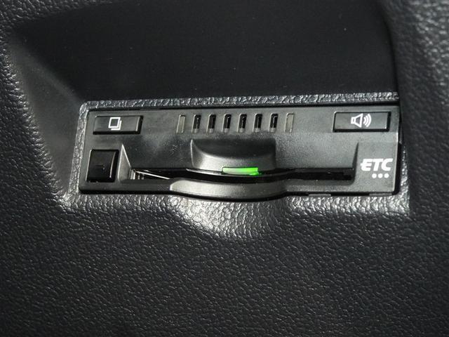 プリウス ＳセーフティプラスＩＩ　衝突被害軽減システム　メモリーナビ　バックカメラ　ＥＴＣ　ＬＥＤヘッドランプ　スマートキー（15枚目）