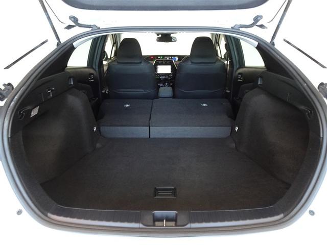 プリウス ＳセーフティプラスＩＩ　衝突被害軽減システム　メモリーナビ　バックカメラ　ＥＴＣ　ＬＥＤヘッドランプ　スマートキー（19枚目）