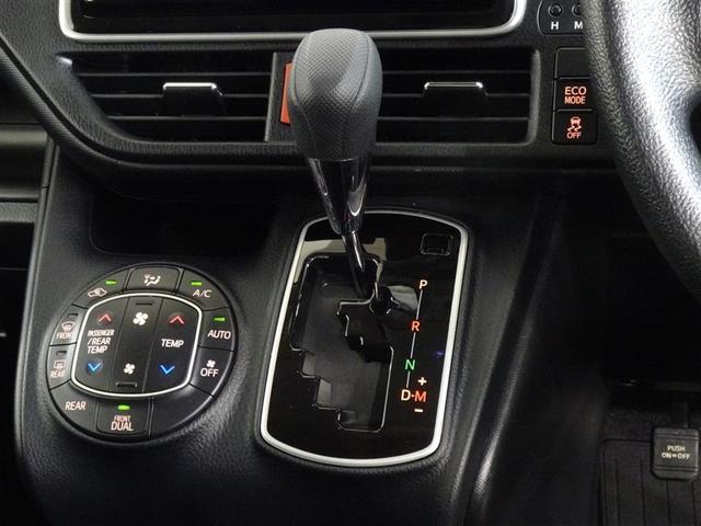 ノア Ｘ　衝突被害軽減システム　メモリーナビ　フルセグ　後席モニター　バックカメラ　ＥＴＣ　ドラレコ　３列シート　ＬＥＤヘッドランプ　スマートキー　乗車定員８人（12枚目）