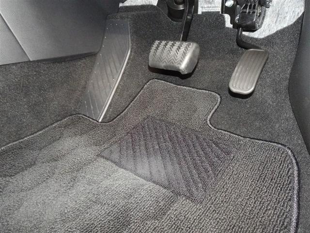 カローラクロス ハイブリッド　Ｓ　衝突被害軽減システム　メモリーナビ　フルセグ　バックカメラ　ＥＴＣ　ＬＥＤヘッドランプ　スマートキー（11枚目）