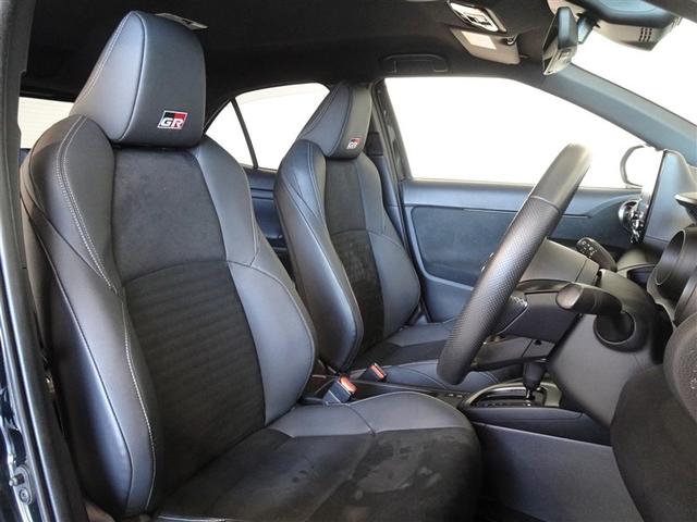 ヤリスクロス ハイブリッド　ＧＲスポーツ　衝突被害軽減システム　メモリーナビ　バックカメラ　ＥＴＣ　ドラレコ　ＬＥＤヘッドランプ　スマートキー（4枚目）