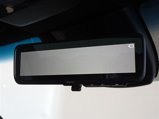 デジタルインナーミラーを装備してます。後部座席の人や大きな荷物で後方の視界を遮られることがありません。