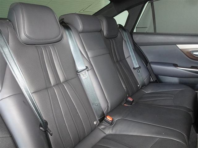 人の触れるシートは念入りに清掃・消臭を実施しております。