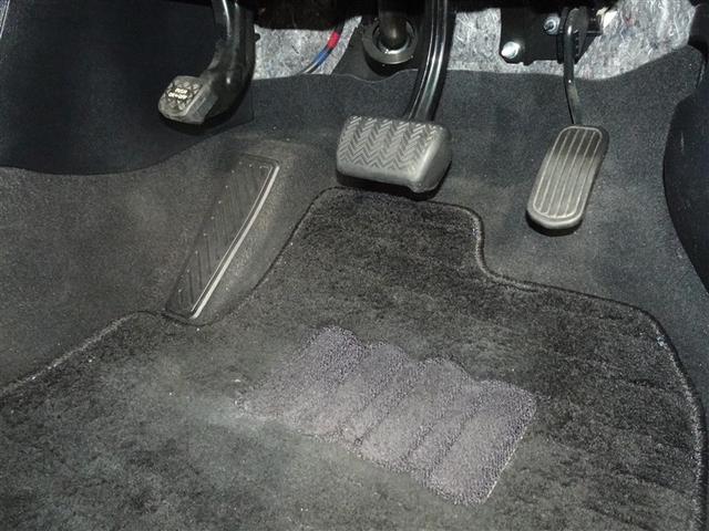 プリウス Ａツーリングセレクション　衝突被害軽減システム　メモリーナビ　ワンセグ　バックカメラ　ＥＴＣ　ＬＥＤヘッドランプ　スマートキー（11枚目）