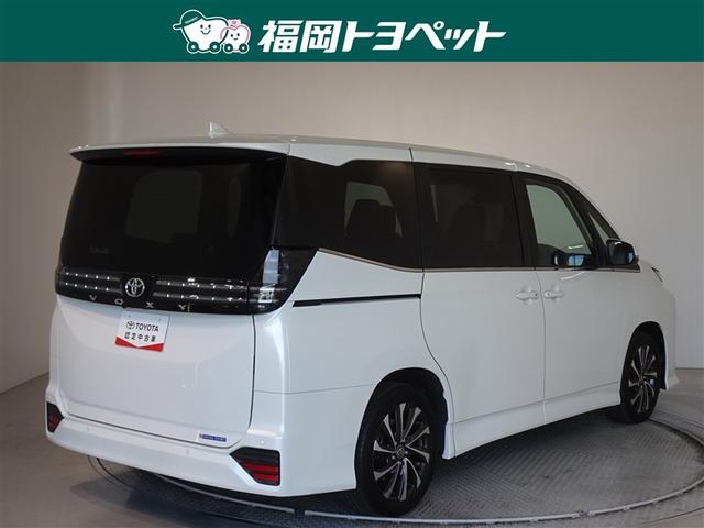 ヴォクシー Ｓ－Ｚ　衝突被害軽減システム　メモリーナビ　フルセグ　バックカメラ　ＥＴＣ　両側電動スライド　３列シート　ＬＥＤヘッドランプ　スマートキー　乗車定員７人（3枚目）