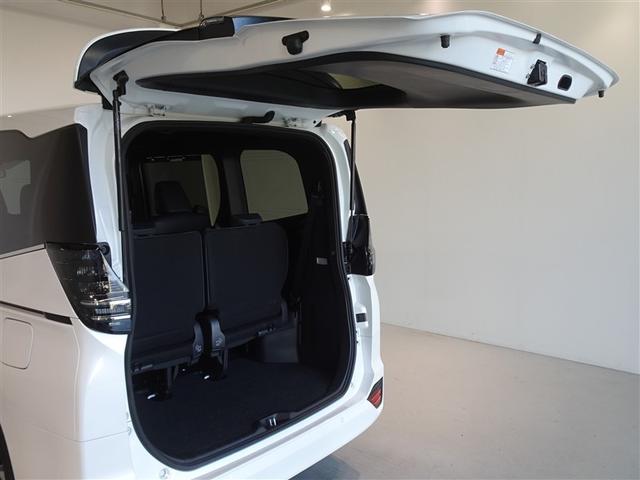 ヴォクシー Ｓ－Ｚ　衝突被害軽減システム　メモリーナビ　フルセグ　バックカメラ　ＥＴＣ　両側電動スライド　３列シート　ＬＥＤヘッドランプ　スマートキー　乗車定員７人（24枚目）