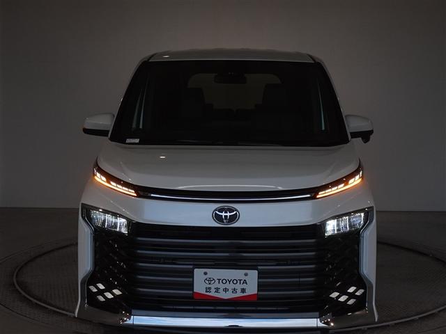 ヴォクシー Ｓ－Ｚ　衝突被害軽減システム　メモリーナビ　フルセグ　バックカメラ　ＥＴＣ　両側電動スライド　３列シート　ＬＥＤヘッドランプ　スマートキー　乗車定員７人（27枚目）