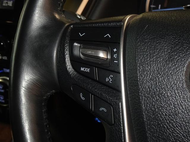 アルファード ３．５エグゼクティブラウンジ　衝突被害軽減システム　メモリーナビ　フルセグ　後席モニター　バックカメラ　ＥＴＣ　サンルーフ　両側電動スライド　３列シート　ＬＥＤヘッドランプ　４ＷＤ　スマートキー　乗車定員７人（11枚目）