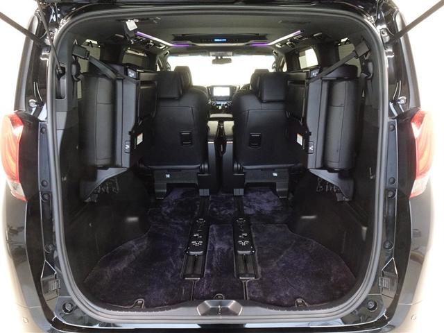 アルファード ３．５エグゼクティブラウンジ　衝突被害軽減システム　メモリーナビ　フルセグ　後席モニター　バックカメラ　ＥＴＣ　サンルーフ　両側電動スライド　３列シート　ＬＥＤヘッドランプ　４ＷＤ　スマートキー　乗車定員７人（23枚目）