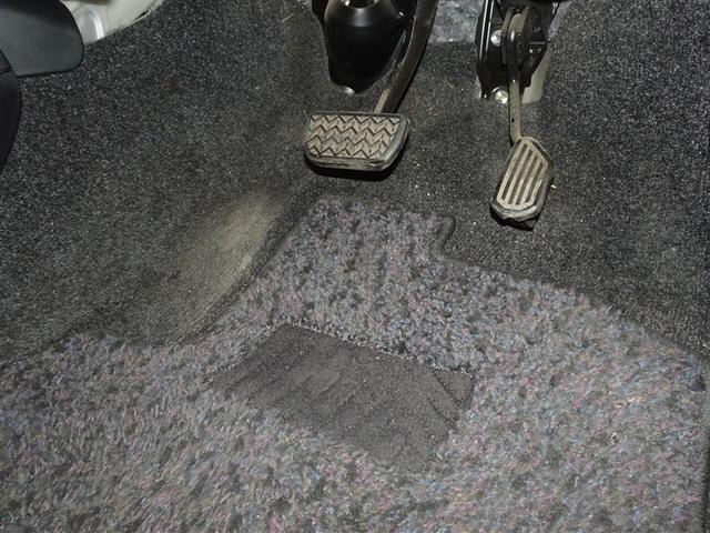 アクア Ｇ　メモリーナビ　フルセグ　バックカメラ　ＬＥＤヘッドランプ　スマートキー（11枚目）