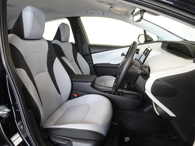 プリウス ＳセーフティプラスＩＩ　衝突被害軽減システム　メモリーナビ　フルセグ　バックカメラ　ＥＴＣ　ＬＥＤヘッドランプ　スマートキー（4枚目）