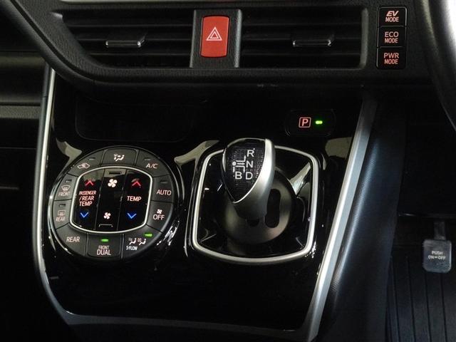 ヴォクシー ハイブリッドＺＳ　煌　衝突被害軽減システム　メモリーナビ　フルセグ　バックカメラ　ＥＴＣ　両側電動スライド　３列シート　ＬＥＤヘッドランプ　スマートキー　乗車定員７人（11枚目）