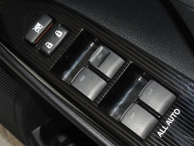 �d���i�[���h�A�~���[�E�p���[�E�C���h�E�𑕔����Ă��܂��B