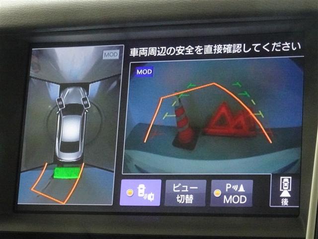 �o�b�N�K�C�h���j�^�[�𑕔����Ă��܂��A�Ԍɓ�������N���N�ł��B�p�m���~�b�N�r���[���j�^�[�𓋍ڂ��Ă��܂��A�ォ��̉摜���\������܂��B