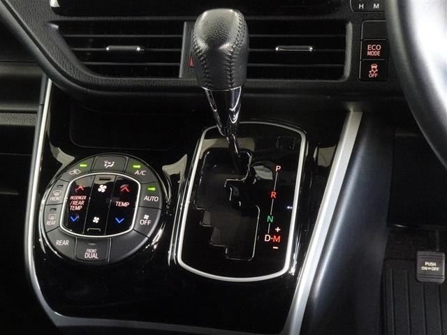 ヴォクシー ＺＳ　煌ＩＩＩ　衝突被害軽減システム　メモリーナビ　フルセグ　後席モニター　バックカメラ　ＥＴＣ　両側電動スライド　３列シート　ＬＥＤヘッドランプ　スマートキー　乗車定員８人（11枚目）