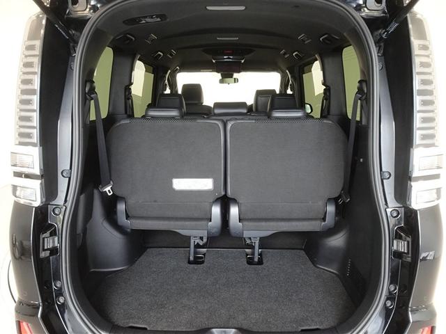 ヴォクシー ＺＳ　煌ＩＩＩ　衝突被害軽減システム　メモリーナビ　フルセグ　後席モニター　バックカメラ　ＥＴＣ　両側電動スライド　３列シート　ＬＥＤヘッドランプ　スマートキー　乗車定員８人（20枚目）