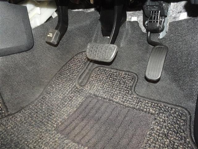 シエンタ ファンベースＧ　衝突被害軽減システム　メモリーナビ　フルセグ　後席モニター　バックカメラ　ＥＴＣ　両側電動スライド　スマートキー（11枚目）