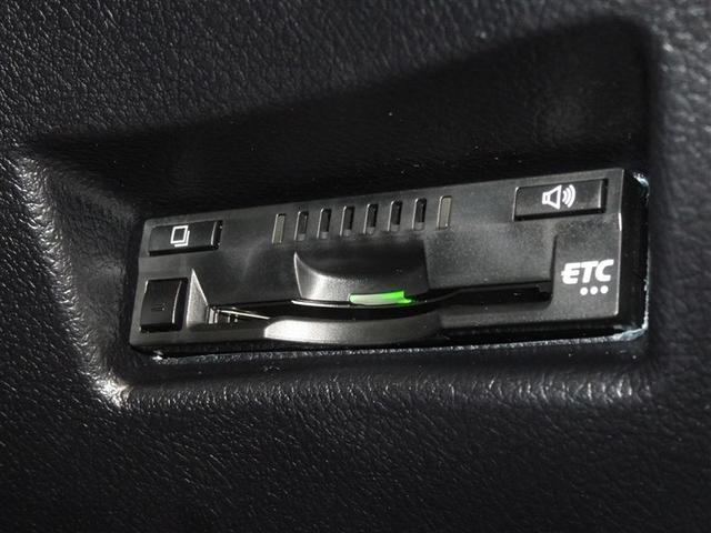 シエンタ ファンベースＧ　衝突被害軽減システム　メモリーナビ　フルセグ　後席モニター　バックカメラ　ＥＴＣ　両側電動スライド　スマートキー（14枚目）