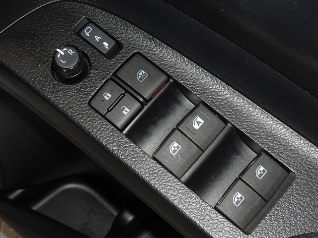 シエンタ ファンベースＧ　衝突被害軽減システム　メモリーナビ　フルセグ　後席モニター　バックカメラ　ＥＴＣ　両側電動スライド　スマートキー（15枚目）