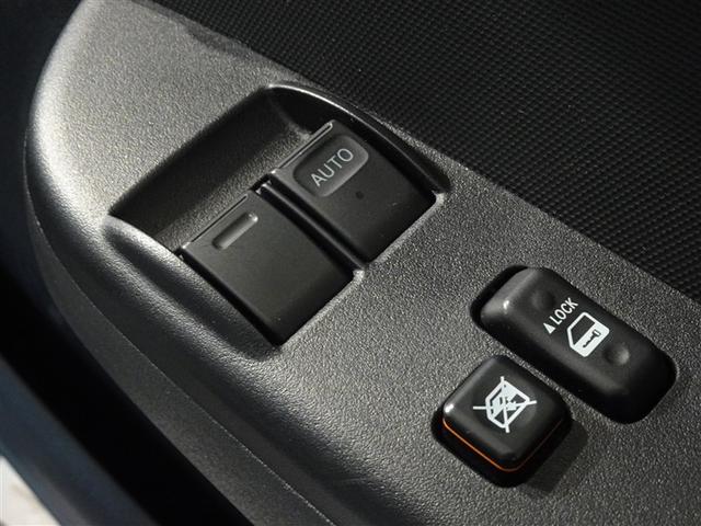 �d���i�[���h�A�~���[�E�p���[�E�C���h�E�𑕔����Ă��܂��B