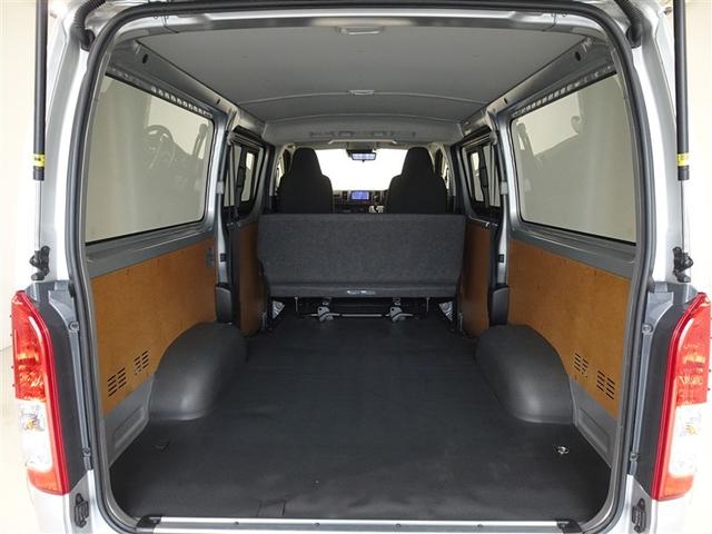 �L�X�Ƃ������Q�[�W�X�y�[�X������Ă��܂��B�傫�Ȃ��̂Ⓑ���̂���ו�����������Ɛςݍ��߂܂��B