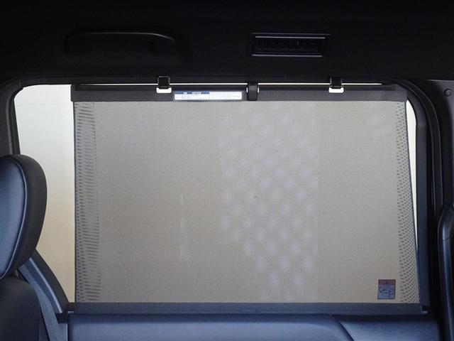 �Z�J���h�V�[�g�̑��K���X�ɂ͓��悯�̃V�F�[�h�𑕔����Ă��܂��B�����������̃J�b�g�ɁA�v���C�o�V�[�΍�Ƃ��Ă��d�󂵂܂��B