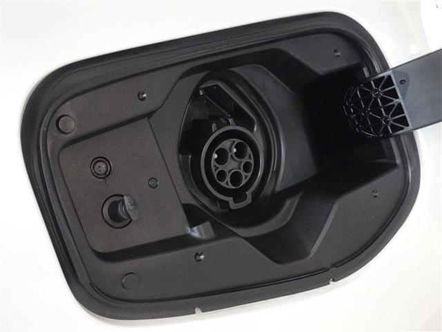プリウス Ｚ　衝突被害軽減システム　メモリーナビ　フルセグ　バックカメラ　ＥＴＣ　ＬＥＤヘッドランプ　スマートキー（25枚目）