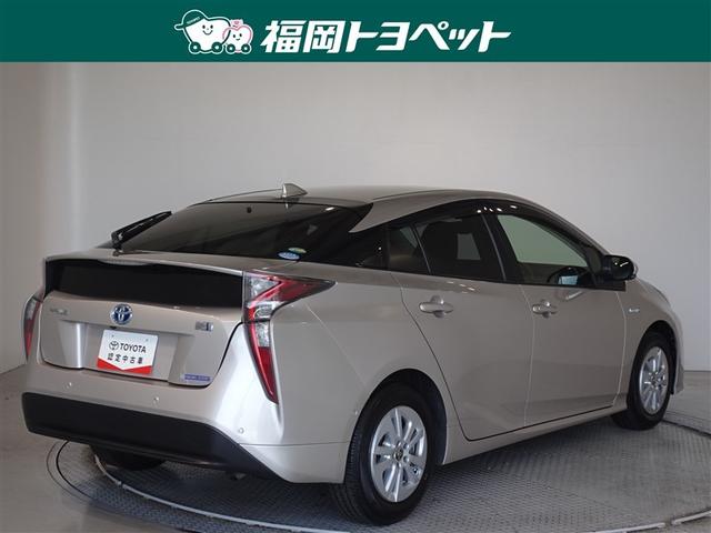 プリウス Ｓセーフティプラス　衝突被害軽減システム　メモリーナビ　フルセグ　バックカメラ　ＥＴＣ　ＬＥＤヘッドランプ　スマートキー（3枚目）