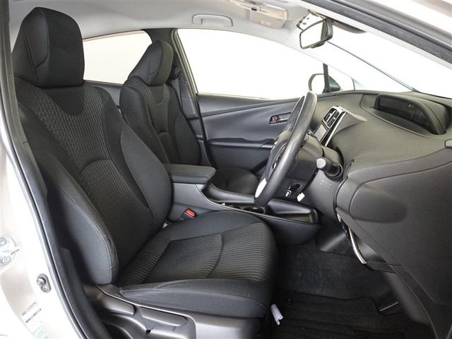 プリウス Ｓセーフティプラス　衝突被害軽減システム　メモリーナビ　フルセグ　バックカメラ　ＥＴＣ　ＬＥＤヘッドランプ　スマートキー（4枚目）