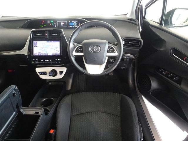 プリウス Ｓセーフティプラス　衝突被害軽減システム　メモリーナビ　フルセグ　バックカメラ　ＥＴＣ　ＬＥＤヘッドランプ　スマートキー（5枚目）