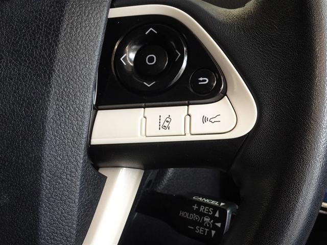 プリウス Ｓセーフティプラス　衝突被害軽減システム　メモリーナビ　フルセグ　バックカメラ　ＥＴＣ　ＬＥＤヘッドランプ　スマートキー（11枚目）