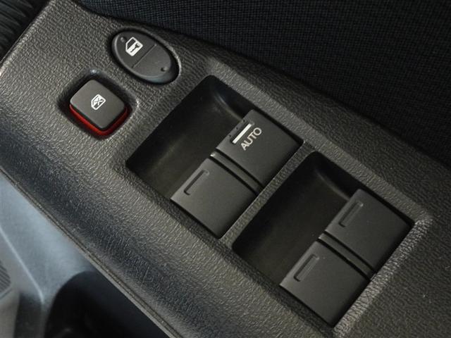 �d���i�[���h�A�~���[�E�p���[�E�C���h�E�𑕔����Ă��܂��B