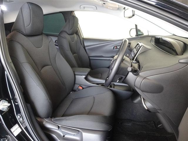 プリウス ＳセーフティプラスＩＩ　衝突被害軽減システム　メモリーナビ　フルセグ　バックカメラ　ＥＴＣ　ＬＥＤヘッドランプ　スマートキー（4枚目）