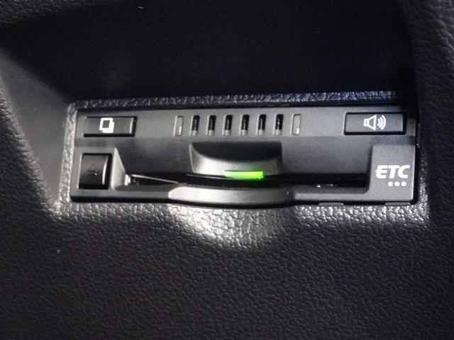 プリウス ＳセーフティプラスＩＩ　衝突被害軽減システム　メモリーナビ　フルセグ　バックカメラ　ＥＴＣ　ＬＥＤヘッドランプ　スマートキー（15枚目）