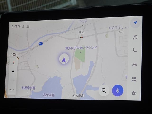 ノア ハイブリッドＳ－Ｇ　衝突被害軽減システム　メモリーナビ　フルセグ　後席モニター　バックカメラ　ＥＴＣ　３列シート　ＬＥＤヘッドランプ　スマートキー　乗車定員７人（6枚目）