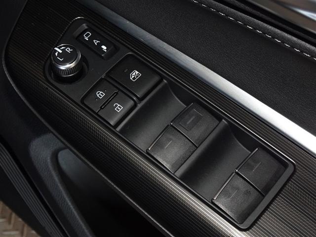 �d���i�[���h�A�~���[�E�p���[�E�C���h�E�𑕔����Ă��܂��B