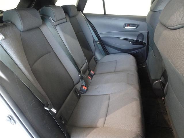 カローラツーリング ハイブリッド　Ｓ　衝突被害軽減システム　メモリーナビ　フルセグ　バックカメラ　ＥＴＣ　ＬＥＤヘッドランプ　４ＷＤ　スマートキー（18枚目）