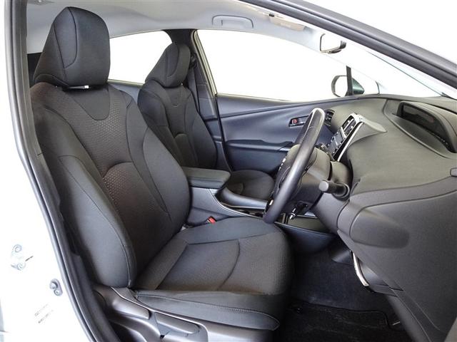 プリウス ＳセーフティプラスＩＩ　衝突被害軽減システム　メモリーナビ　フルセグ　バックカメラ　ＥＴＣ　ＬＥＤヘッドランプ　スマートキー（4枚目）